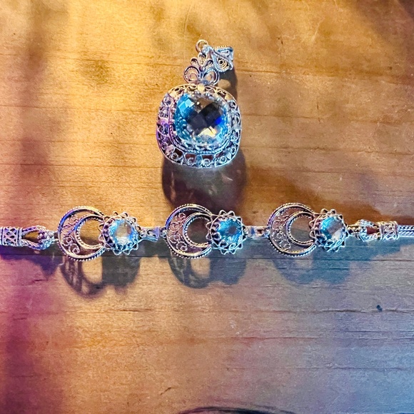 Jewelry - 🌖 ⭐️Celestial Blue topaz sterling silver bracelet and charm